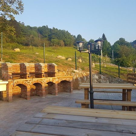 Ferienwohnung Fuente El Güeyu Onís Exterior foto