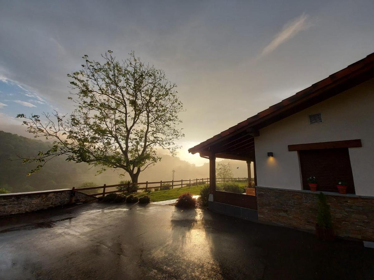 Ferienwohnung Fuente El Güeyu Onís Exterior foto