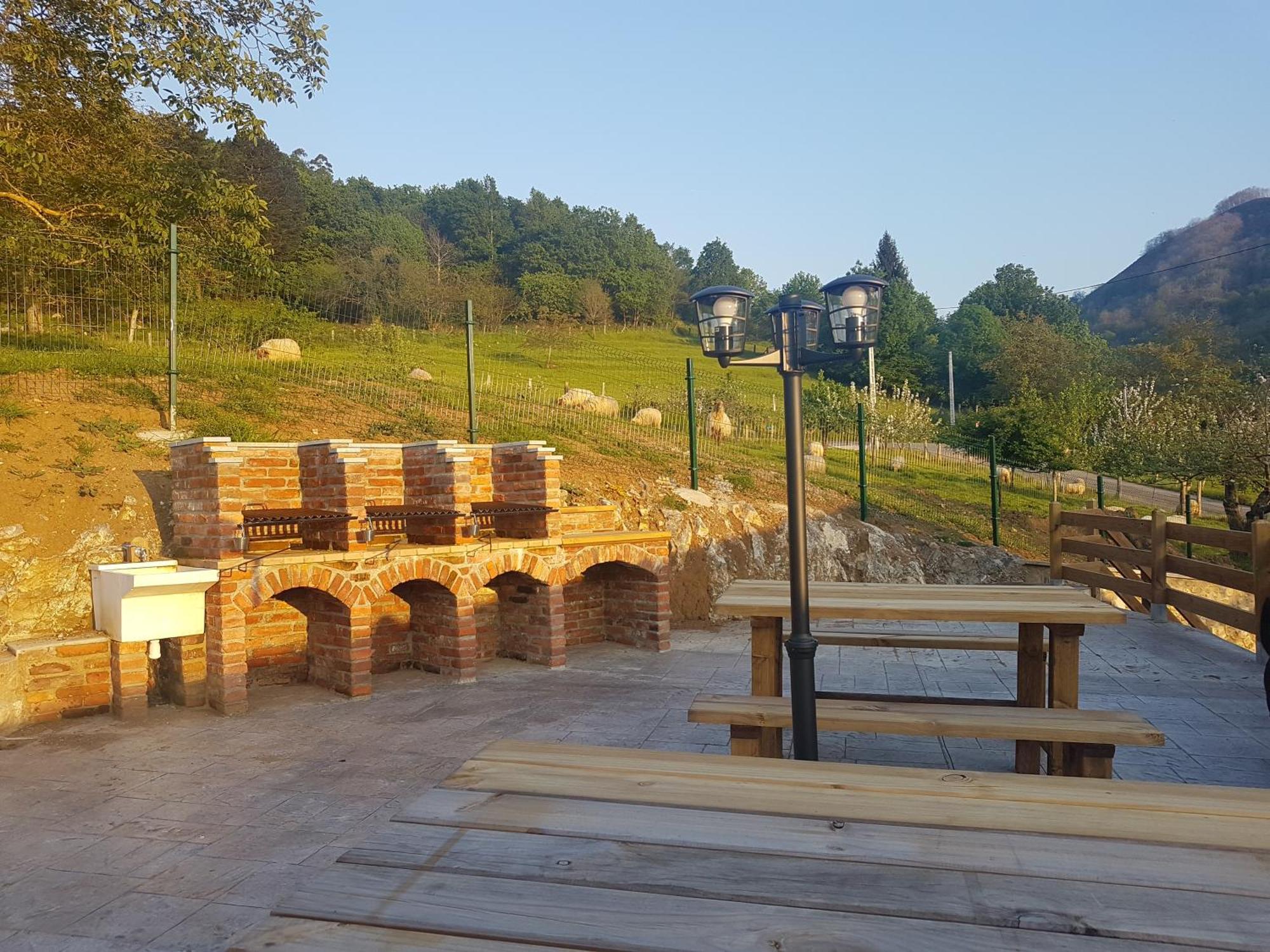 Ferienwohnung Fuente El Güeyu Onís Exterior foto