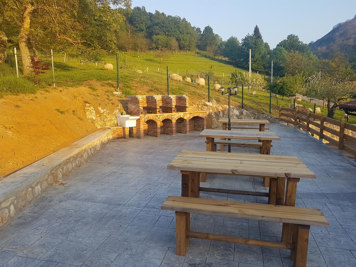 Ferienwohnung Fuente El Güeyu Onís Exterior foto